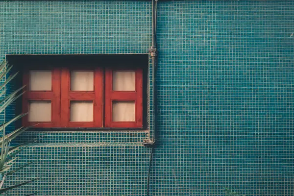 Featured image for Broken Brands Series: The Quiet Brand Failure